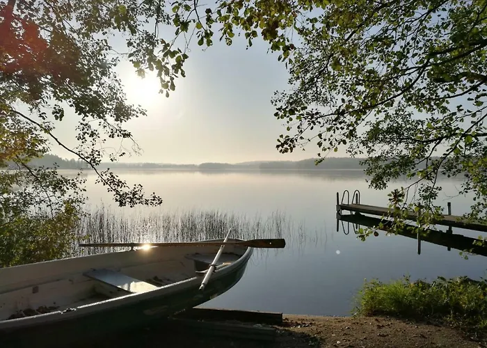 Antinkallio Lakeside Cape