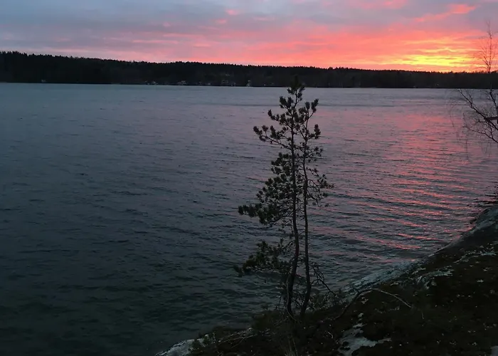Antinkallio Lakeside Cape