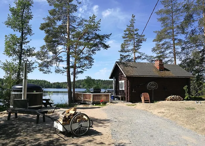 Antinkallio Lakeside Cape